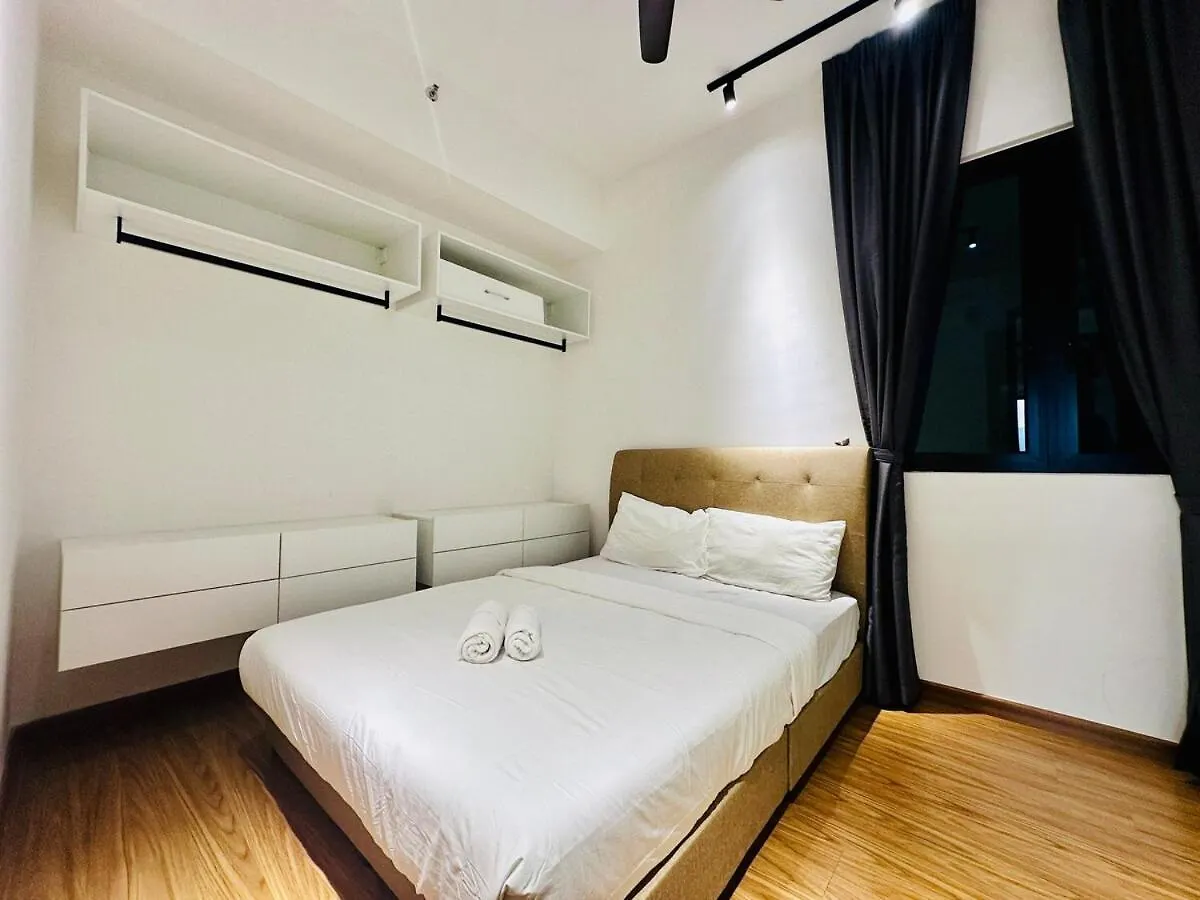 Lägenhet Spacious 2Br Suite For 5-7 Pax George Town